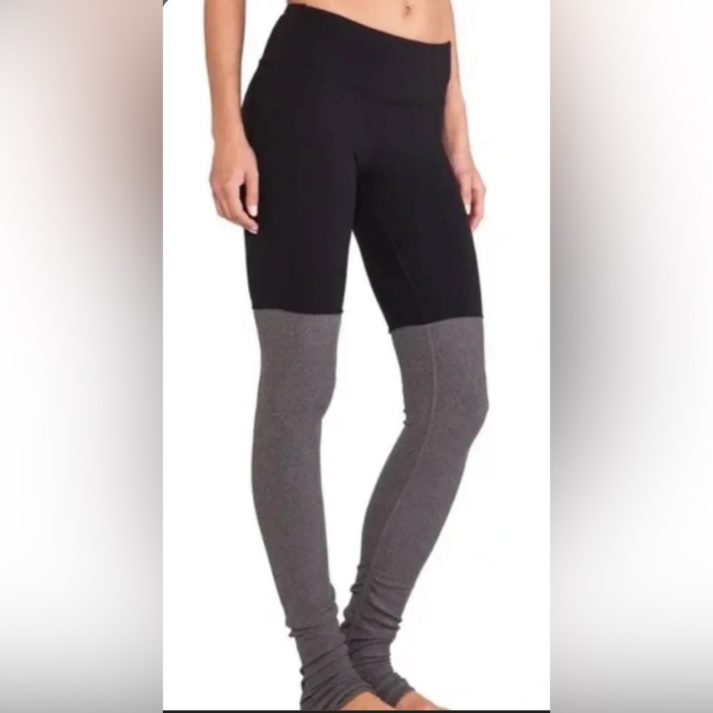 ALO Yoga Black and Gray Leggings small
